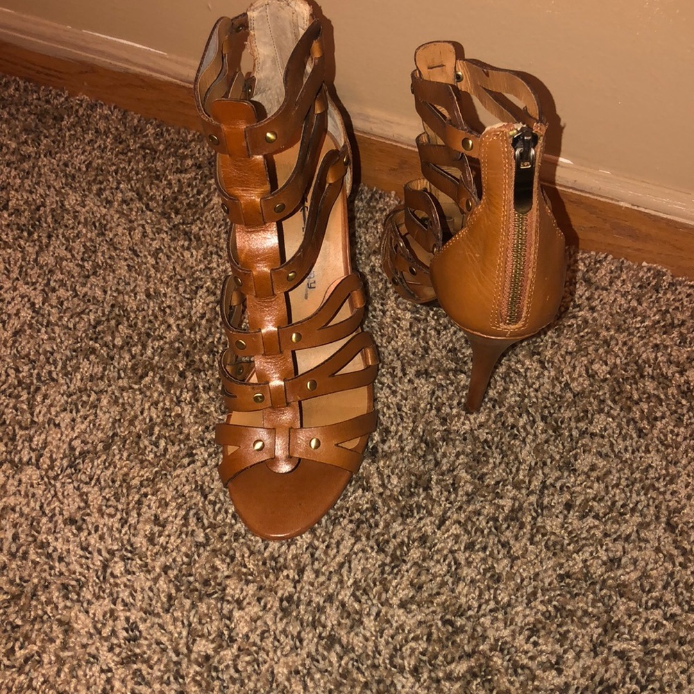 Dress shoes